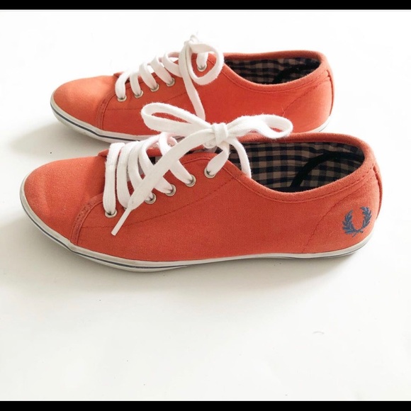 Fred Perry Orange canvas shoes - Picture 2 of 4
